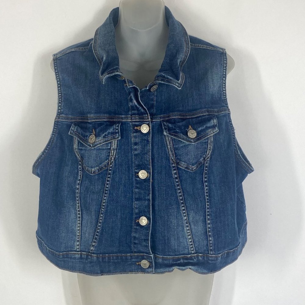 Torrid Denim Vest Size 2 Sleeveless Cropped Button Front